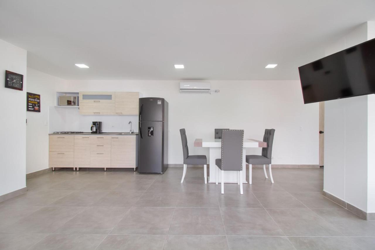 Camelot Apartahotel Medellín Zewnętrze zdjęcie