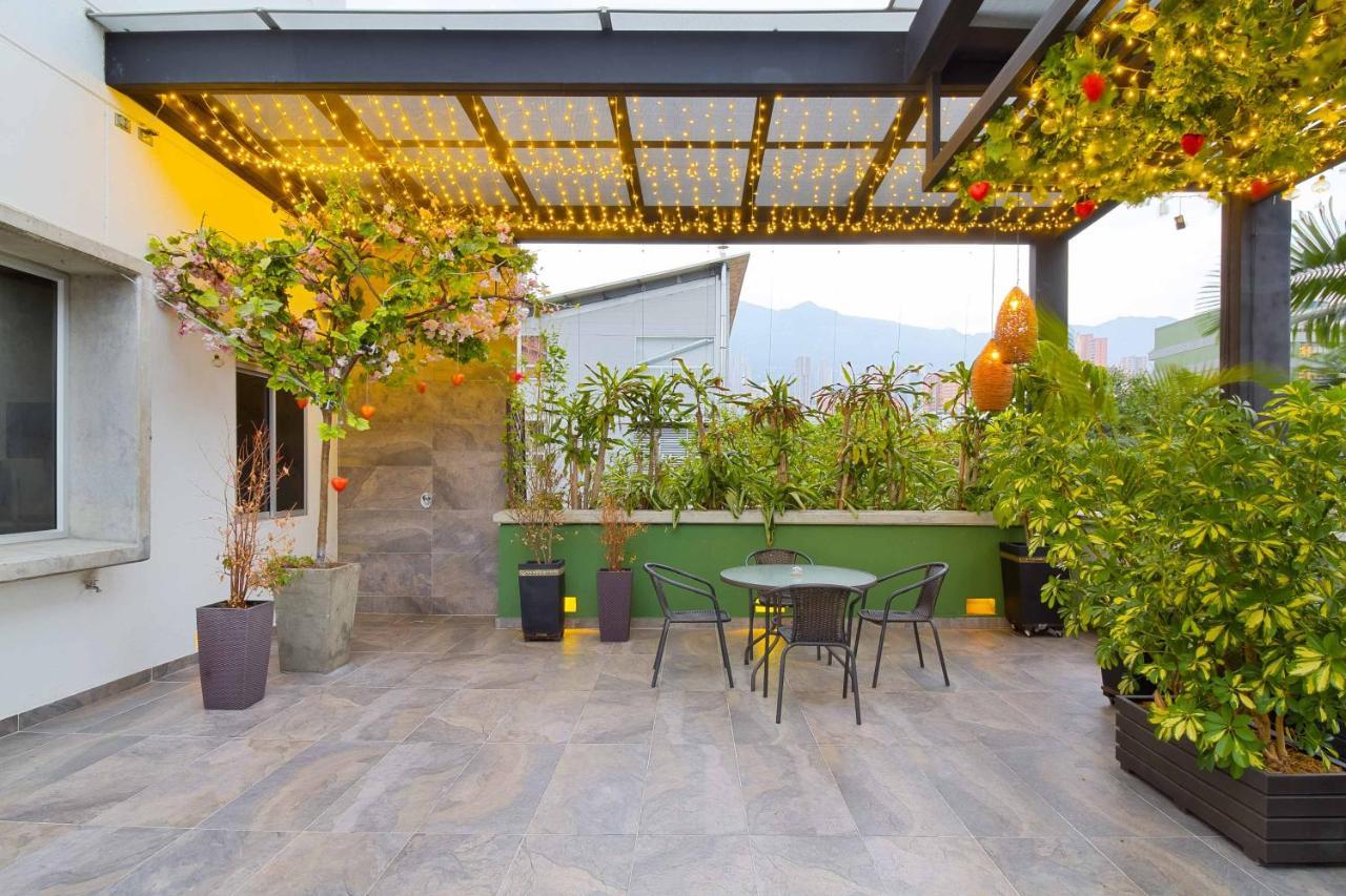 Camelot Apartahotel Medellín Zewnętrze zdjęcie