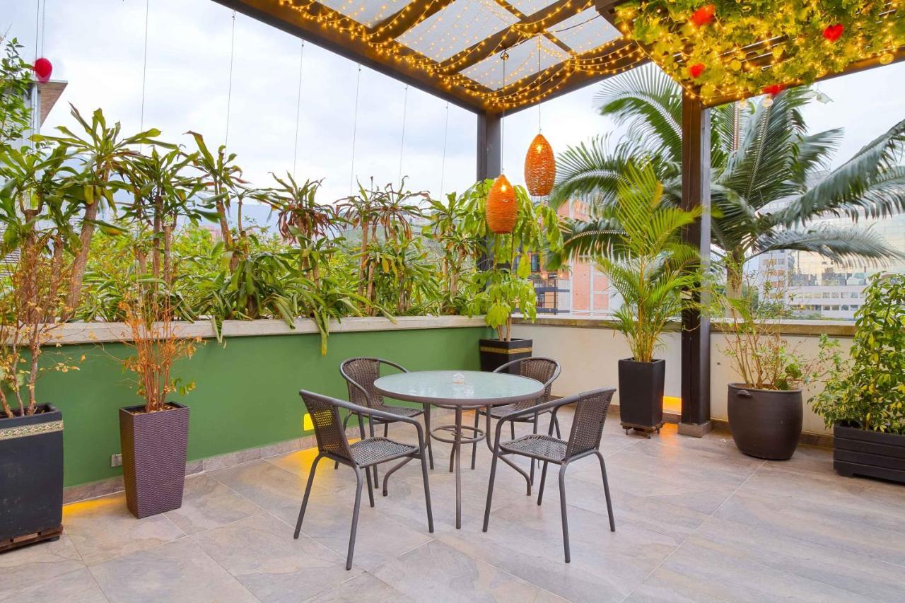 Camelot Apartahotel Medellín Zewnętrze zdjęcie