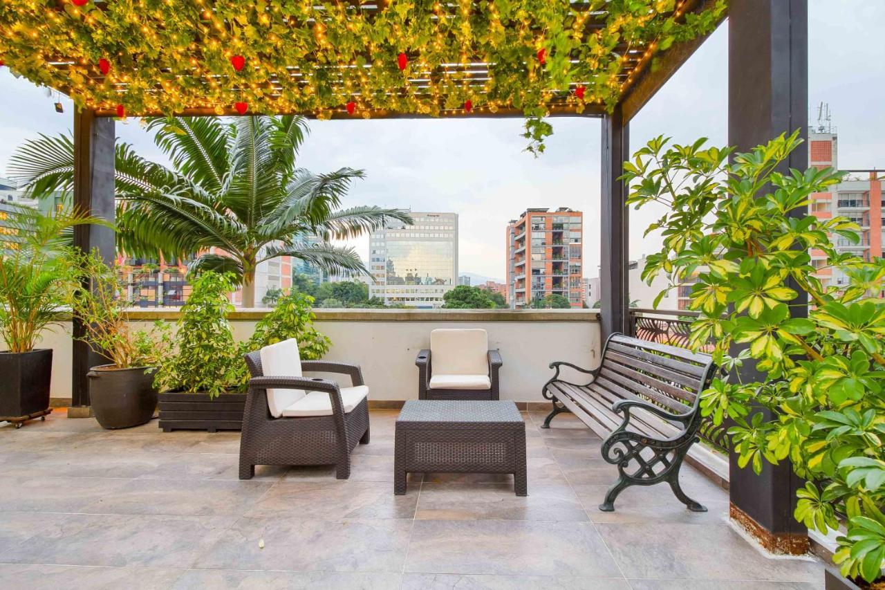 Camelot Apartahotel Medellín Zewnętrze zdjęcie